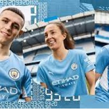 Navijači Manchester Cityja kritiziraju Guardiolu